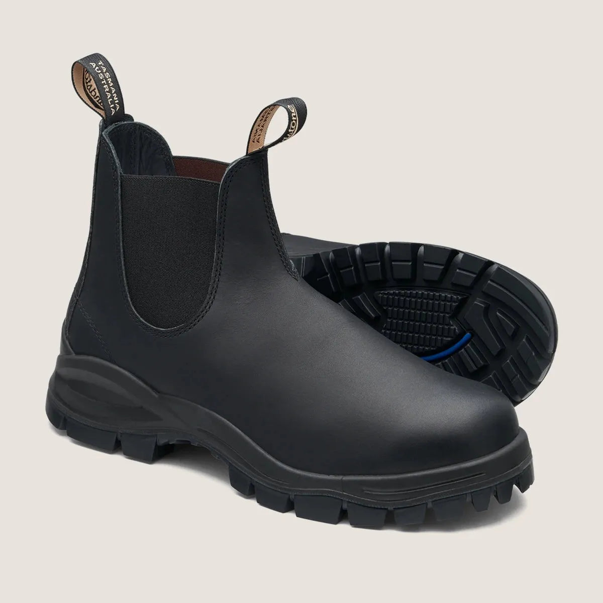 Blundstone Lug 2240 Boots In Chelsea Black | Footprint USA