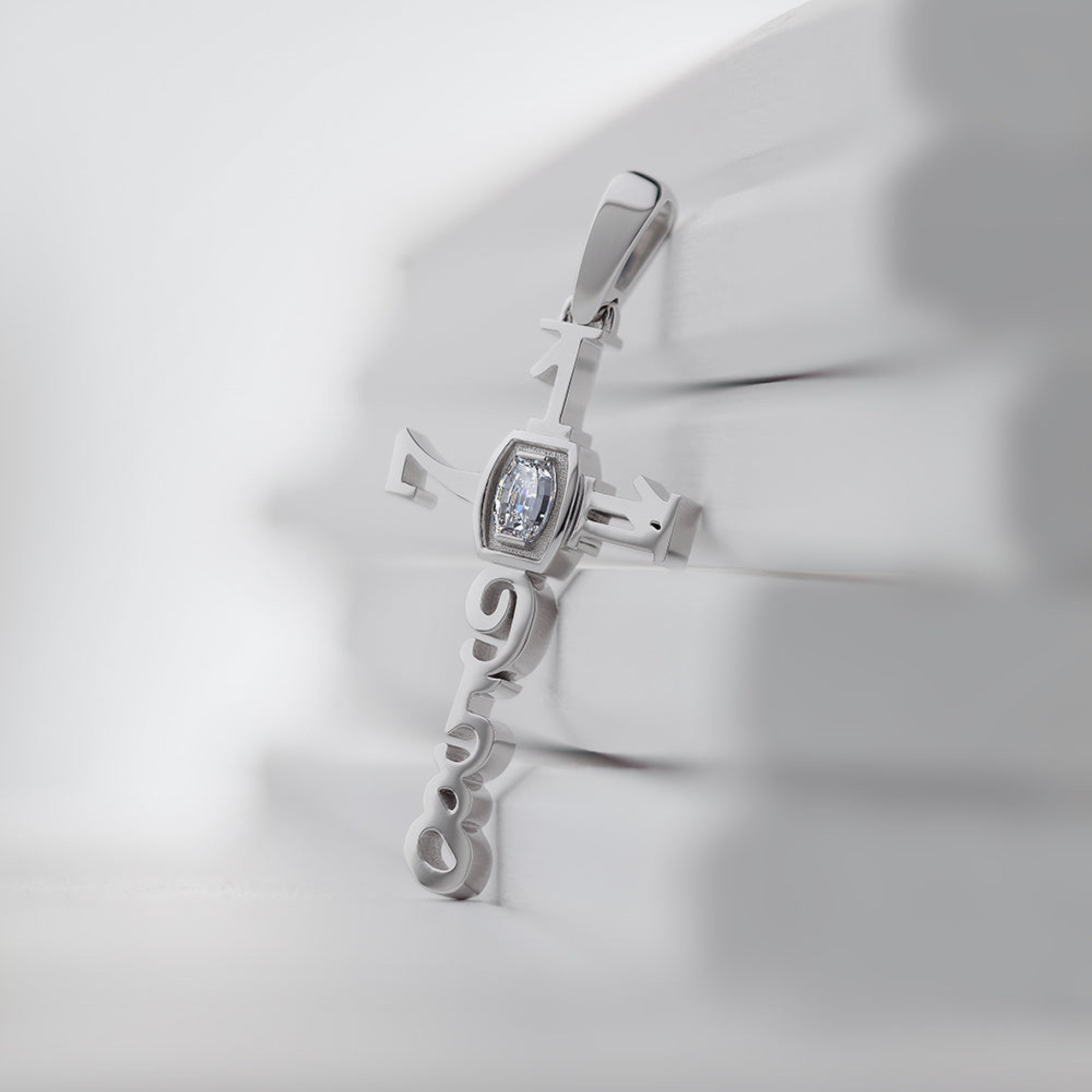 MEMORIAL NUMBER CROSS PENDANT DIAMOND – FRANCK MULLER