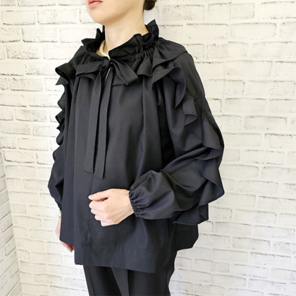 ペタルフリルブラウス トップス ＆ LOVE CLOSET