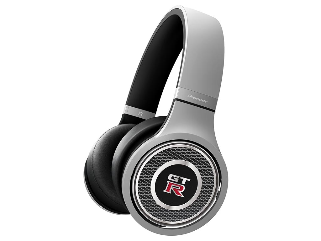 パイオニアから「GT-R」ヘッドフォン。圧倒的な存在感を表現 - AV Watch