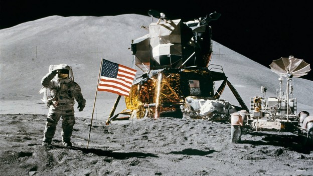 アポロ11号の宇宙飛行士バズ・オルドリン氏が福島空港をジェット機で