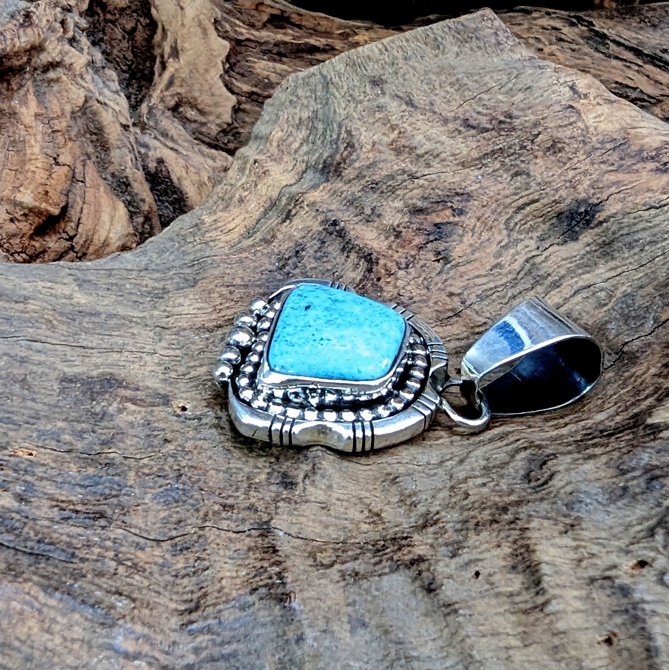 ターコイズ ネックレストップ《Navajo族 B johnson》 – ALZUNI ONLINE SHOP