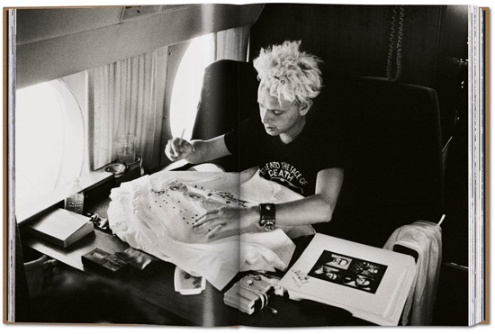 アントン・コービンによるデペッシュ・モードの写真集 スタンダード