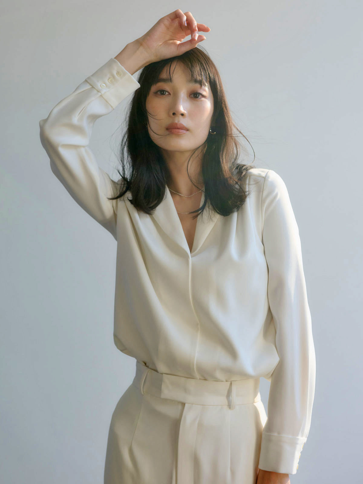 ダブルサテンショールカラーブラウス