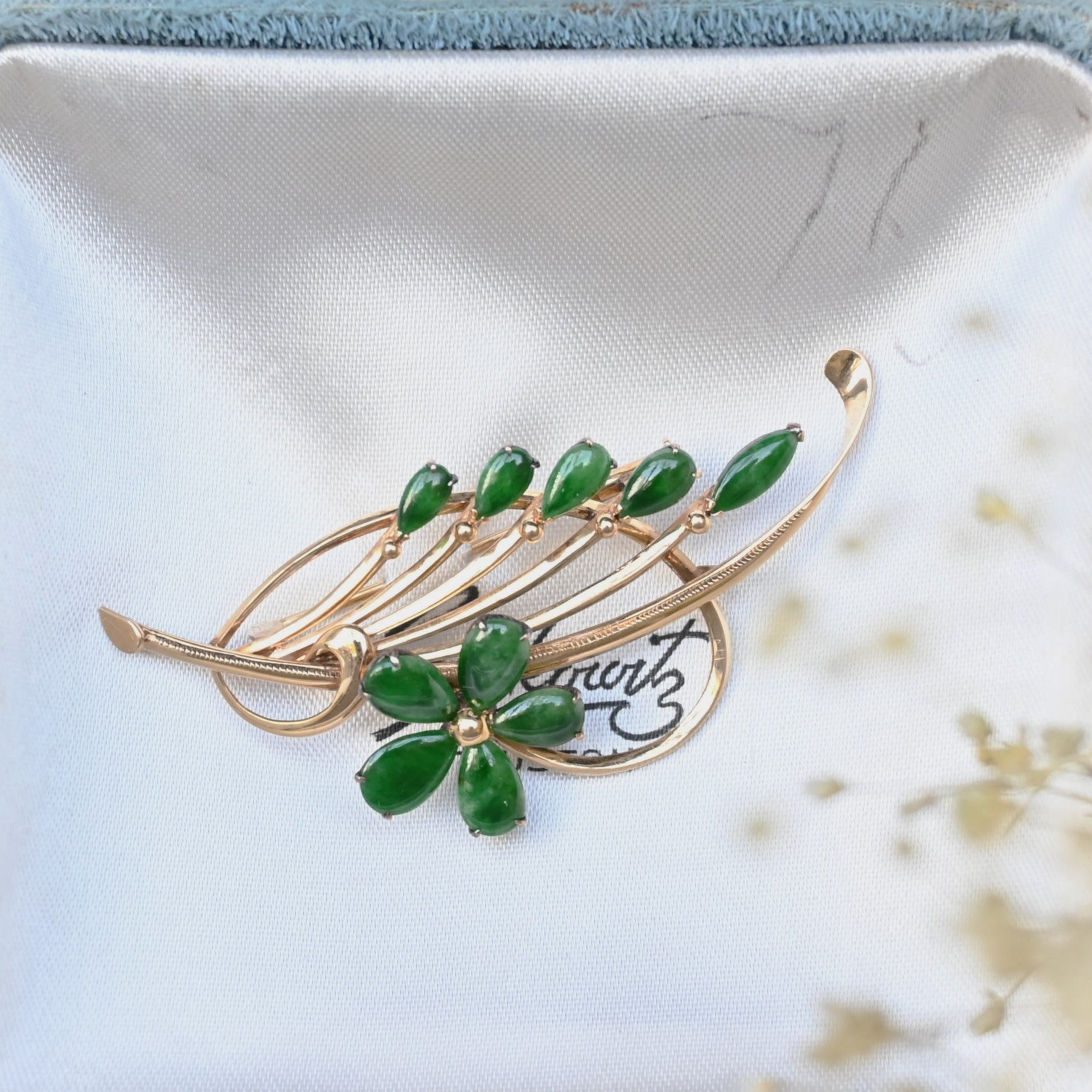 優雅な翡翠ブローチ | 芦屋Antico