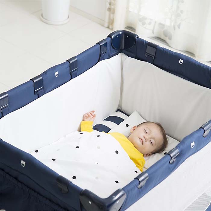 KATOJI カトージ ポータブルベビーベッドおむつ替えテーブル付