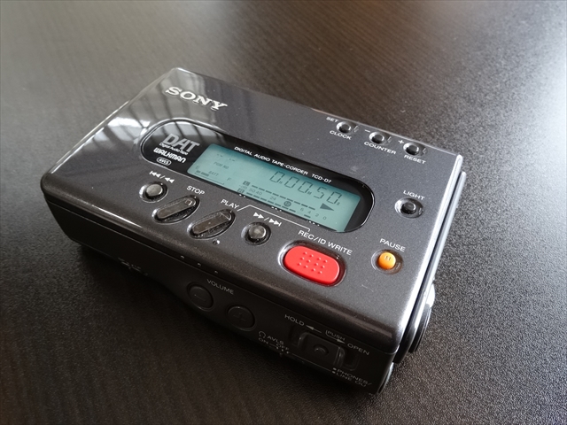 SONY DAT WALKMAN TCD-D7 ～1993年発売～ - XROSSOVER