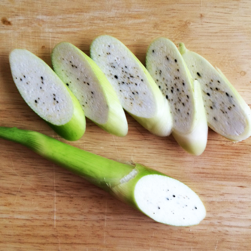 ヘルシーライフ 塩とごま by momoniwa： マコモダケって知ってますか？