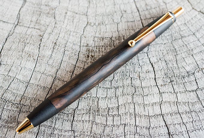 パックリ割れた黒柿のペンの修理 | 野原工芸｜作り手の裏話