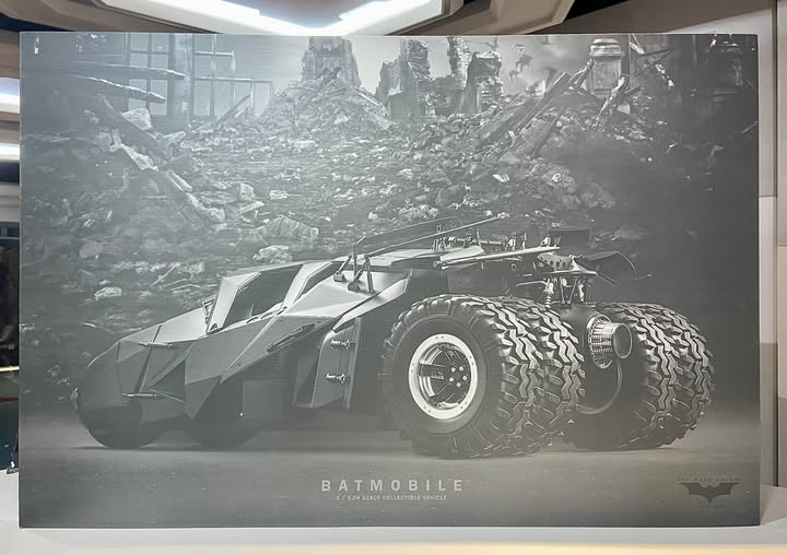 ホットトイズ MMS596 バットマン ビギンズ バットモービル