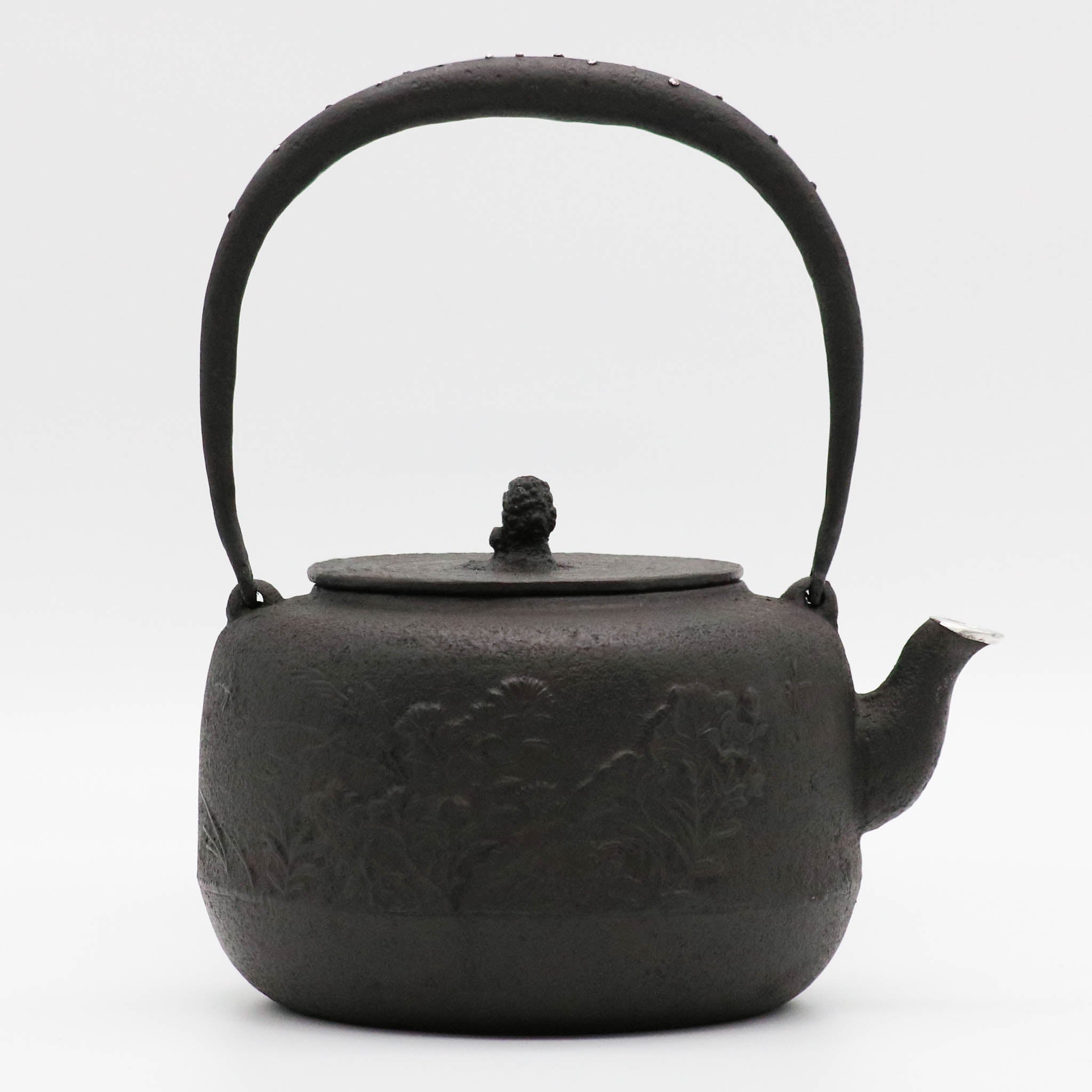 山形鋳物 鉄瓶 | 平丸 七草 | 18号 | あらい工房