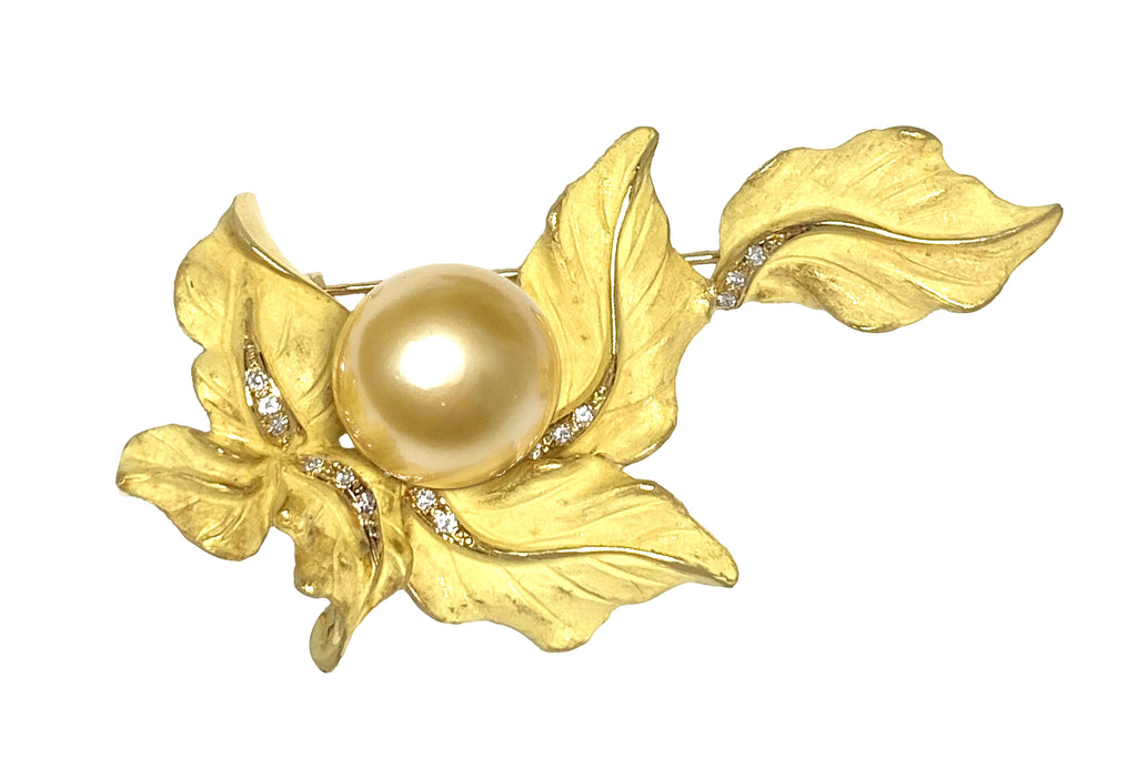 South Sea Pearl K18白蝶パール（ゴールド系） ダイヤモンドブローチ