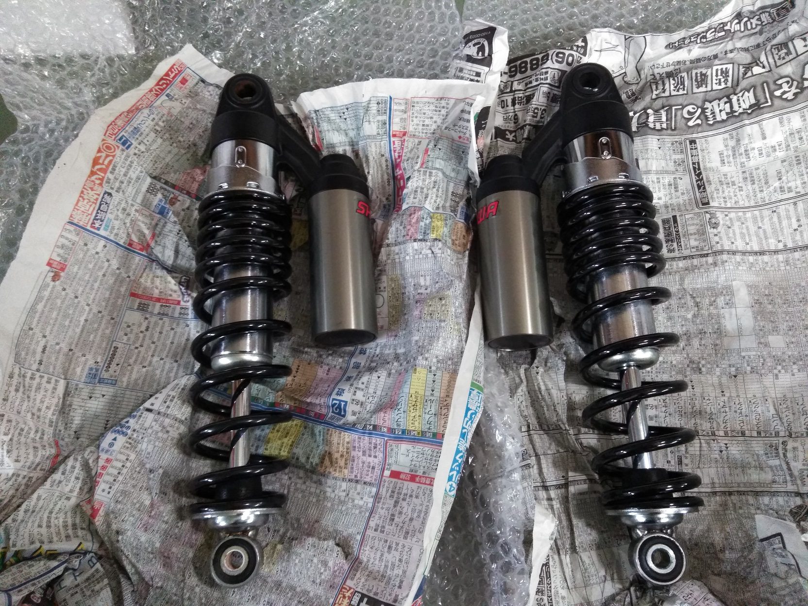 CB400SF(NC42)純正リアショックのオーバーホール | johnny's factory