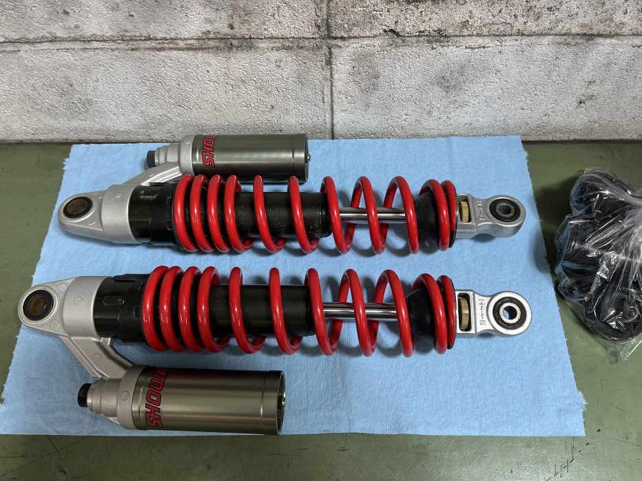 CB1300SF SC54 純正リアショックのオーバーホール | johnny's factory