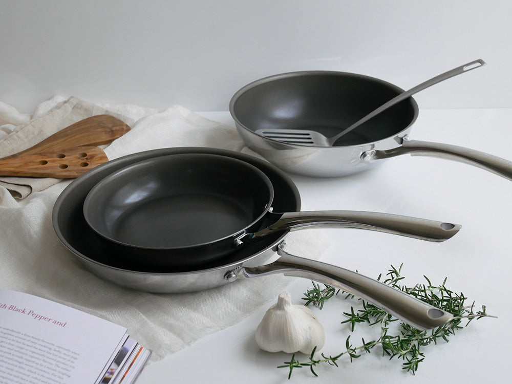 CORELLE/コレール＞こびりつきにくい次世代フライパン – カチモ | カチ