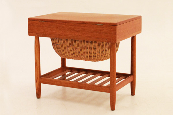 モブラー社製 北欧ヴィンテージ オークサイドテーブル アイヴァン・A