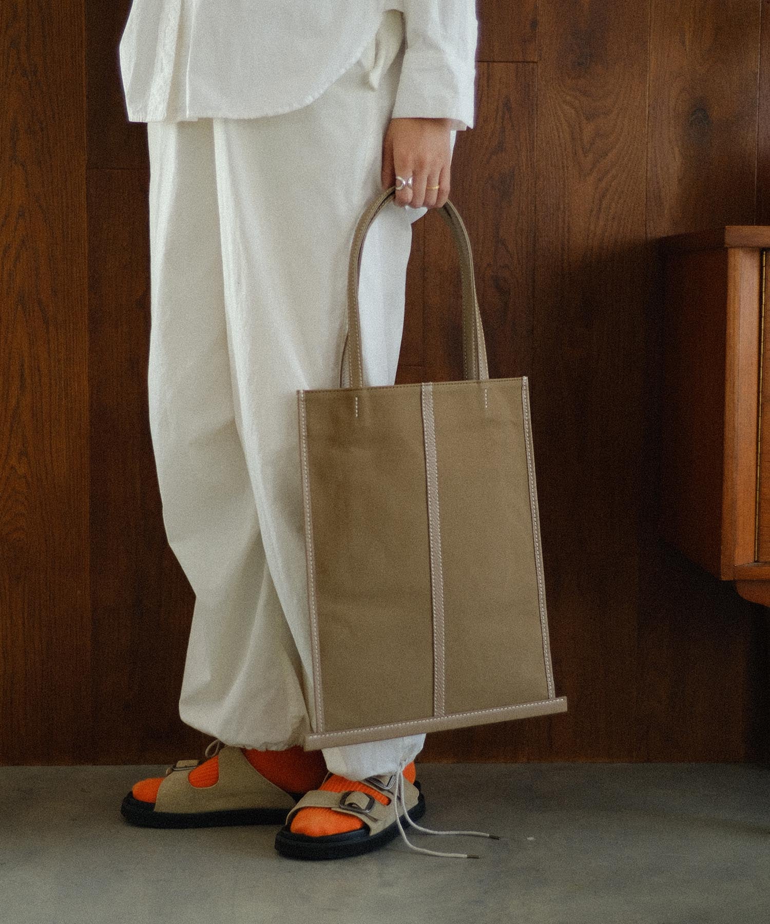 KATHARINE HAMNETT LONDON】＜WEB限定＞ STITCHED COMBI TOTE