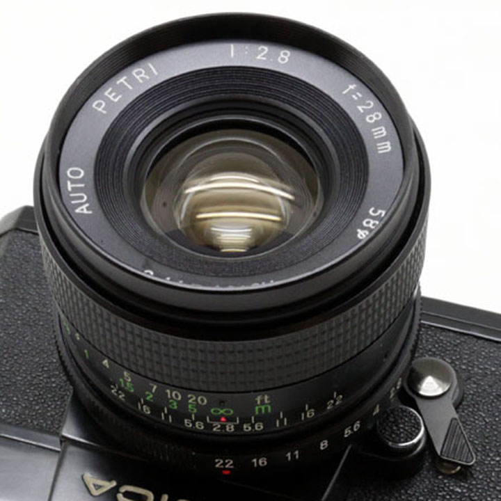 AUTO PETRI 28mm / f2.8 (PETRI CAMERA 栗林写真工業)