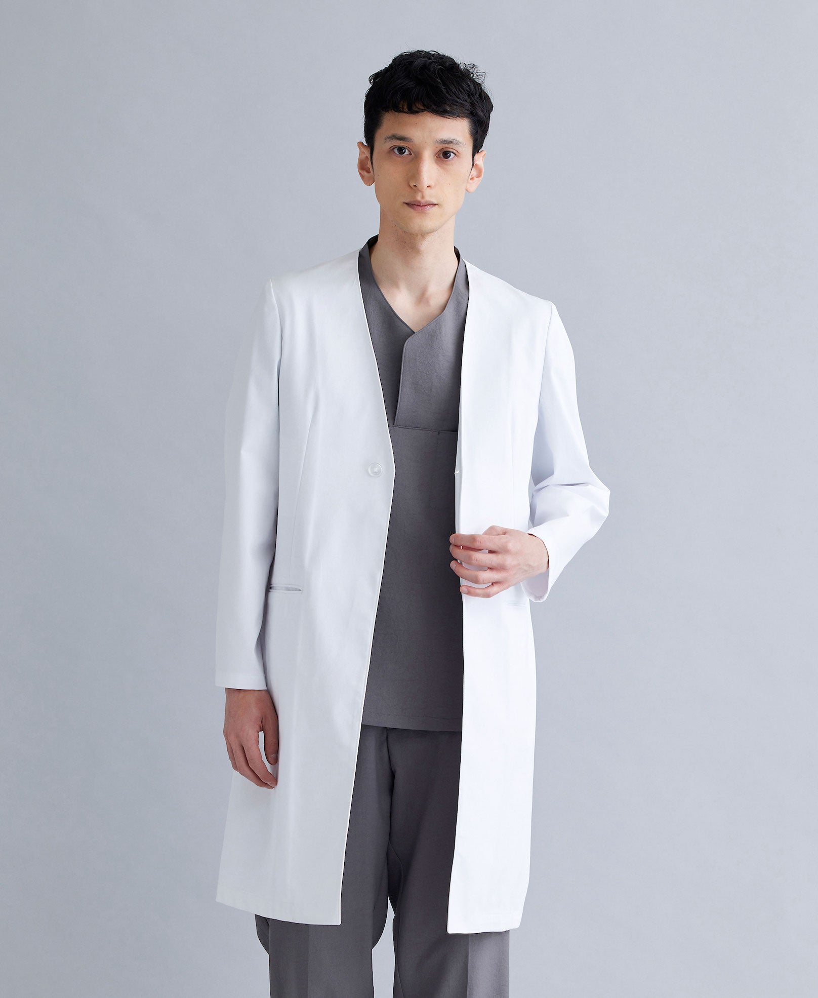 KLUG x RAINMAKER ドクターコート – 白衣・スクラブ・メディカルウェア