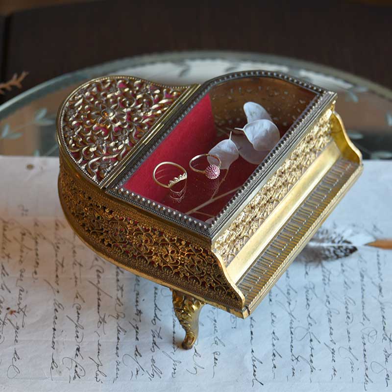 オルゴール付き ピアノモチーフジュエリーボックス /OBJ-128 – 神戸