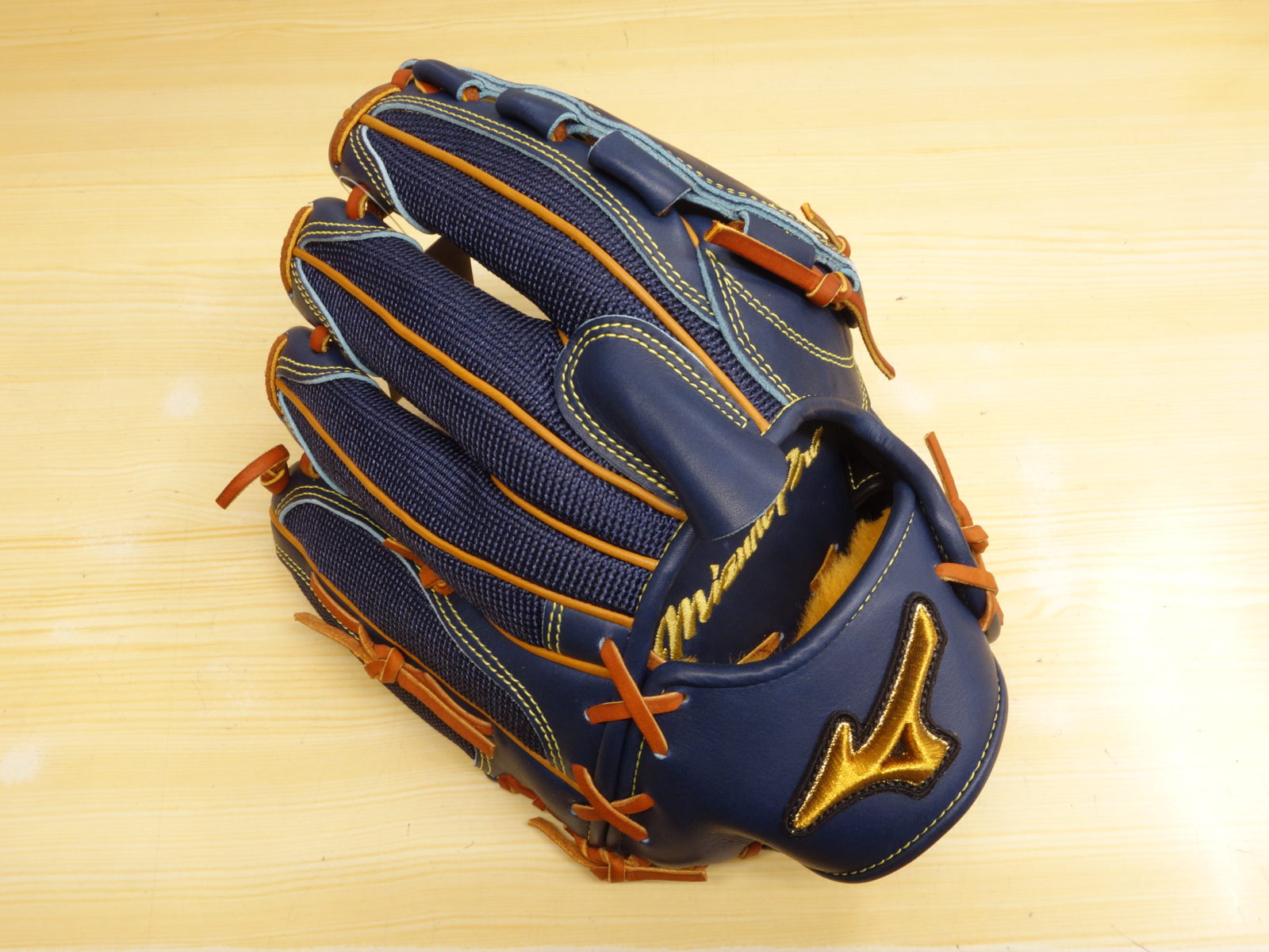 和田 様 軟式用 ミズノプロ オーダーグラブ 投手用 （田中モデル