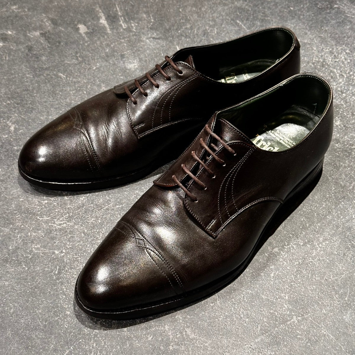 Tricker's】トリッカーズ M7640 ストレートチップ 外羽根 カーフ