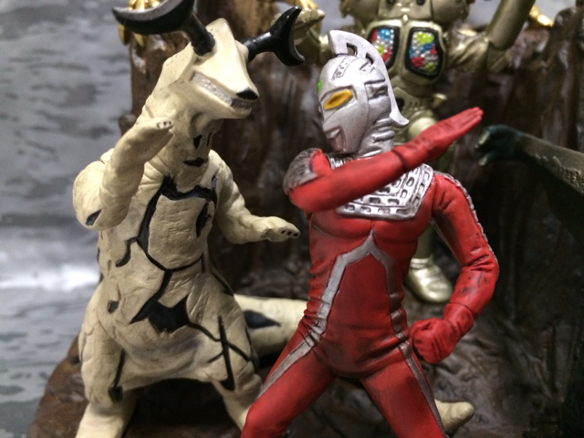 ウルトラセブン ジオラマフィギュア : 蒼色全開