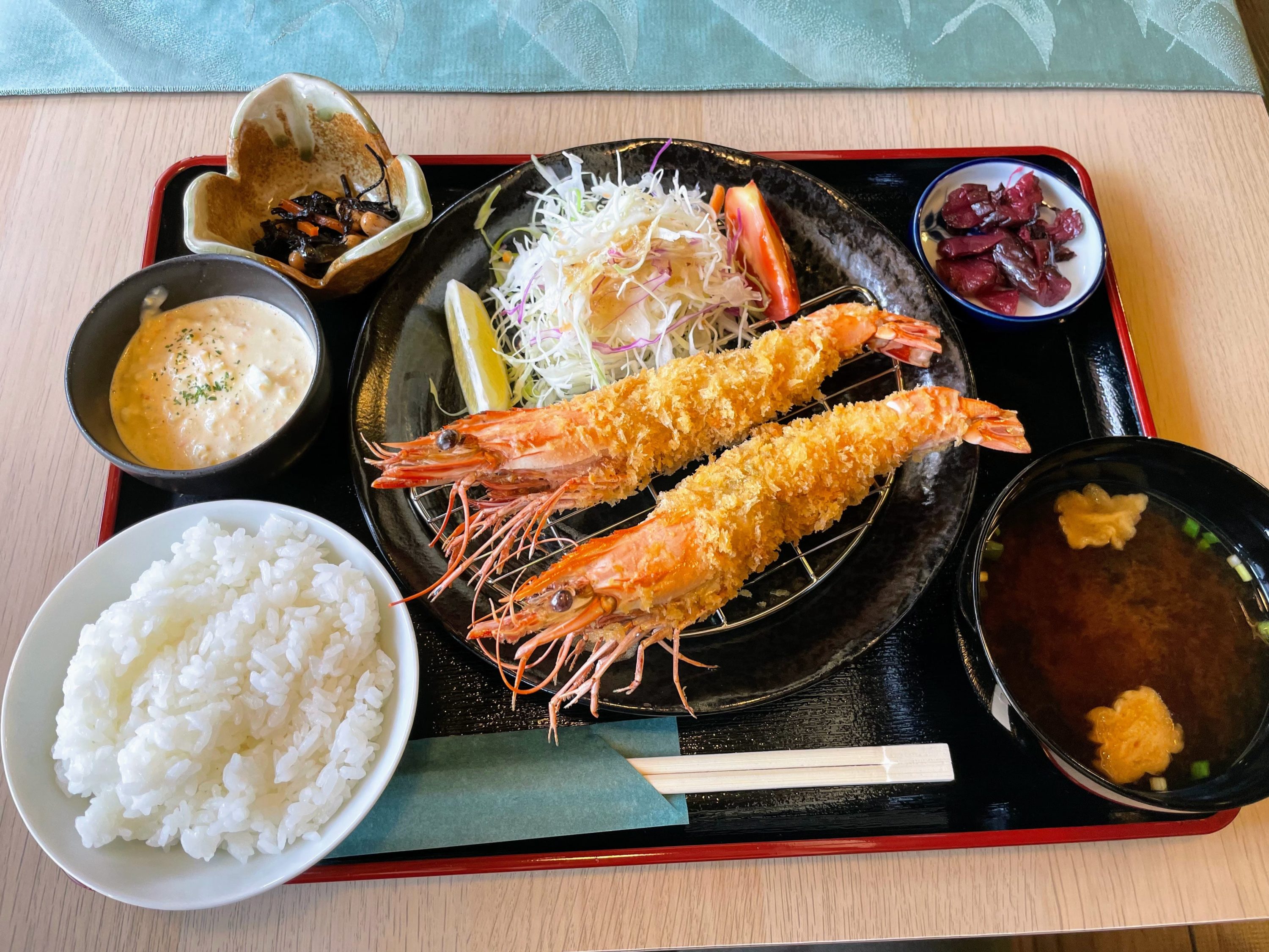 特大エビフライがヤバいっ！8/10にオープンした『えびフライと抹茶専門