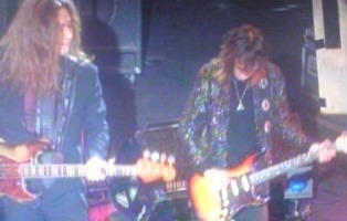 沢田研二 2004 NEW YEAR CONCERT 「爛漫甲申演唱会」: DYNAMITE