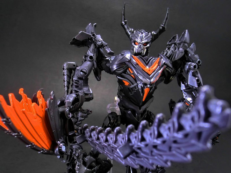 玩栗犬と、トランスフォーマー 最後の騎士王 インファーノカス | 玩栗