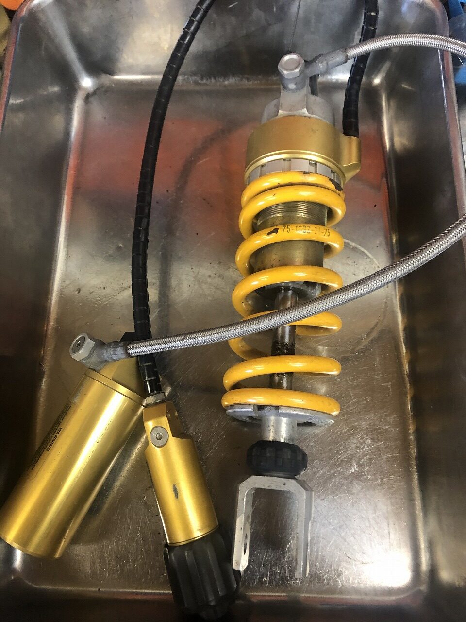 GMD神戸【作業事例】 カワサキ ZX-9R オーリンズ リアサスOH - GMD