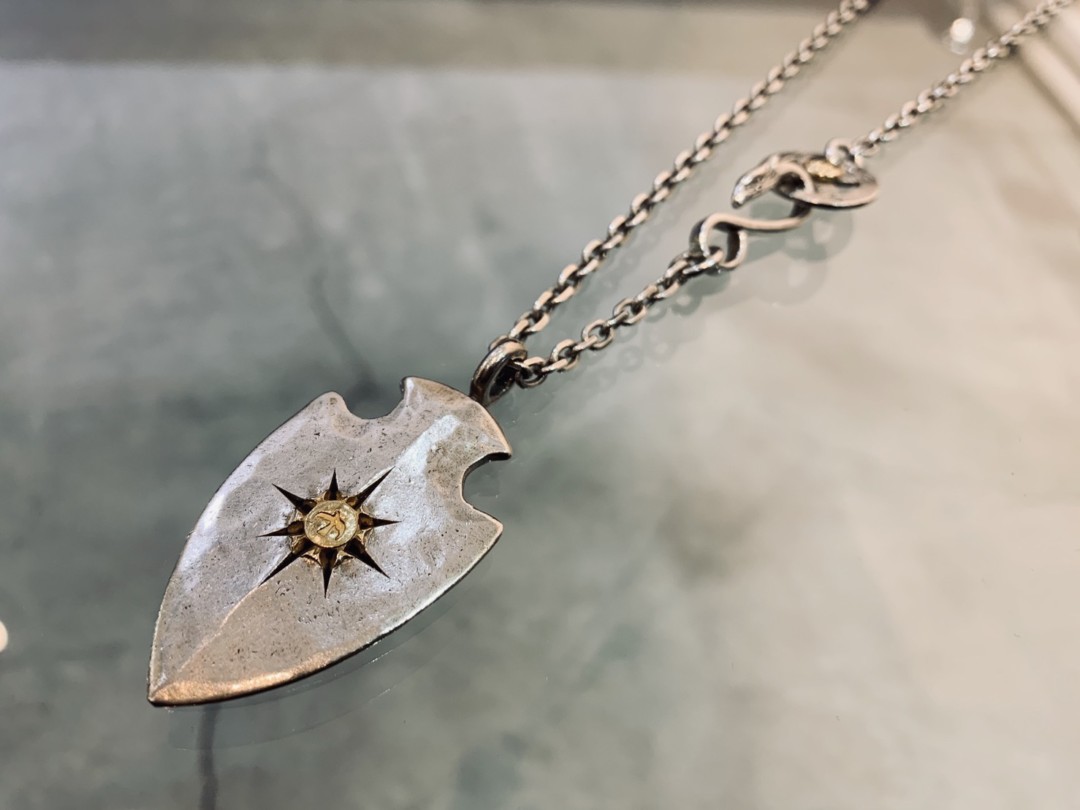 0430 【金メタル付き矢じり】(心斎橋店)