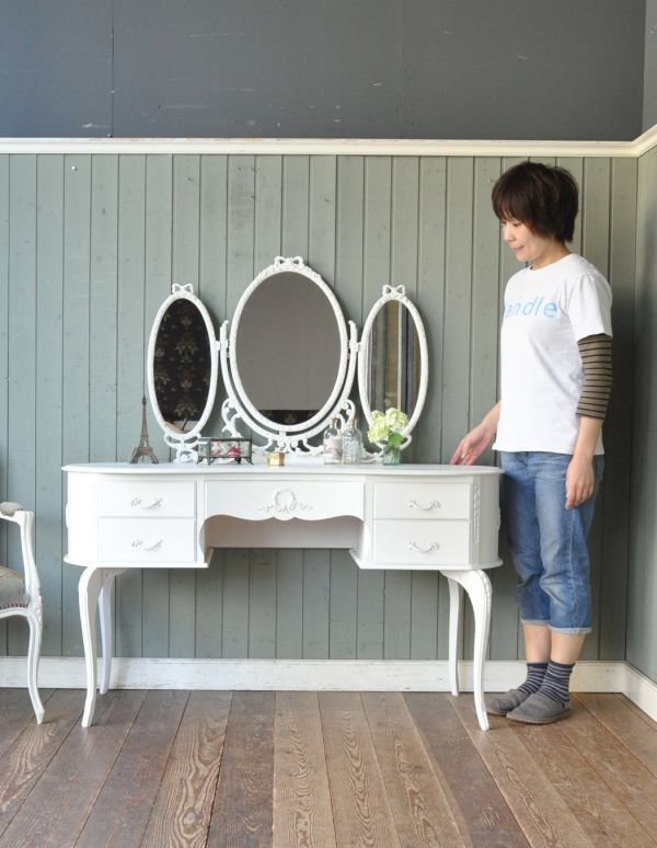 ゴージャスなアンティークフレンチ家具、3面鏡のドレッシングテーブル