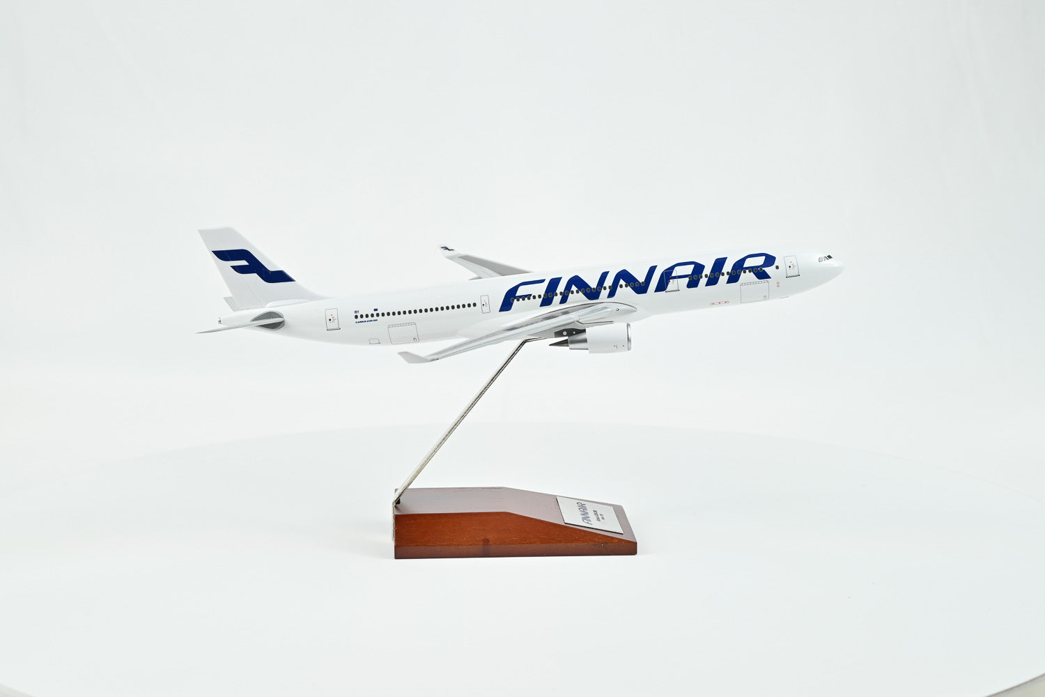Finnair Airbus A330-300 1:200 Scale Model – HeroPlane