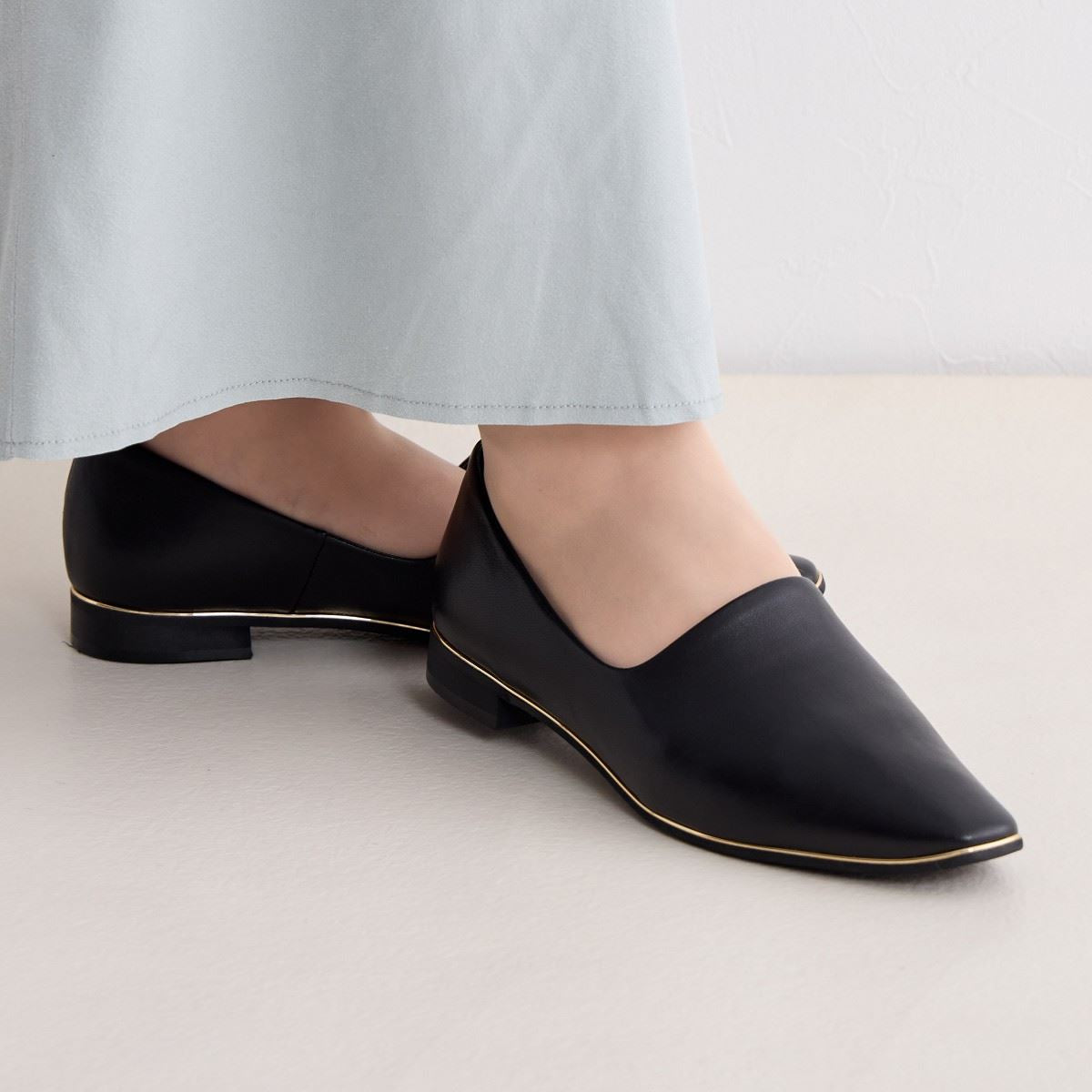 SALE】メタルラインソフトレザーフラットパンプス/621301