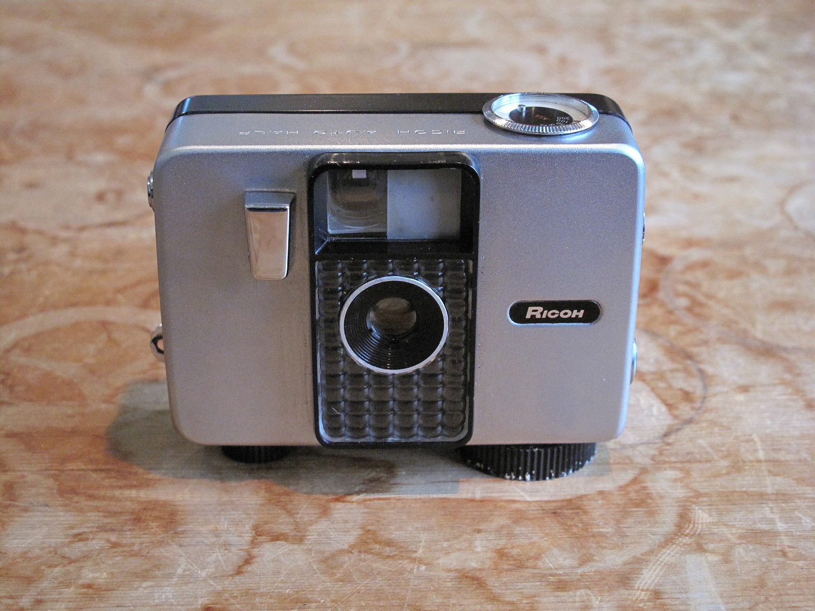 RICOH AUTOHALF SEと初代 | イエネコカメラ 名古屋市 中古フィルム