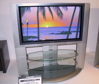 News：薄型エアロシルエットで、部屋が“リゾート”に――松下、プラズマT