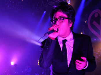 岡村靖幸 LIVE REPORT ［チケットぴあ｜チケット情報・販売］