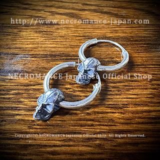 ネクロマンス NECROMANCE【2連スカルピアス ＜タイニースカル＞ Two