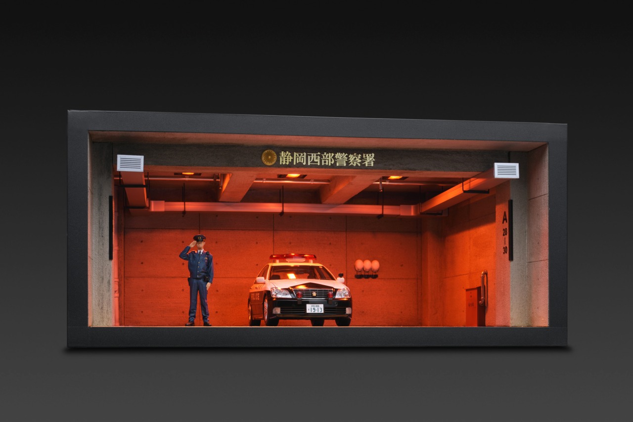 1/18スケール専用 警察署ガレージジオラマが新登場！！ | ignition model