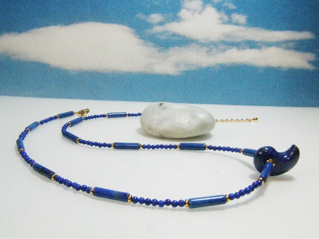 勾玉と管玉、古代には両者がペアで用いられた | 日本翡翠情報センター