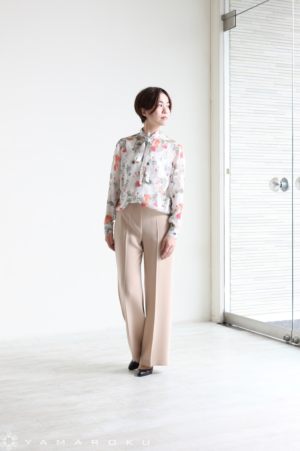 TOMORROWLAND(トゥモローランド) フラワープリントブラウス3型