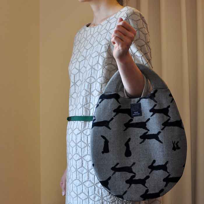 ミナペルホネンrun run runエッグバッグgray | Lin total fashion