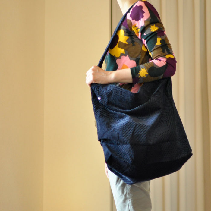 ミナペルホネンland puzzleボディバッグ（L）navy | Lin total fashion