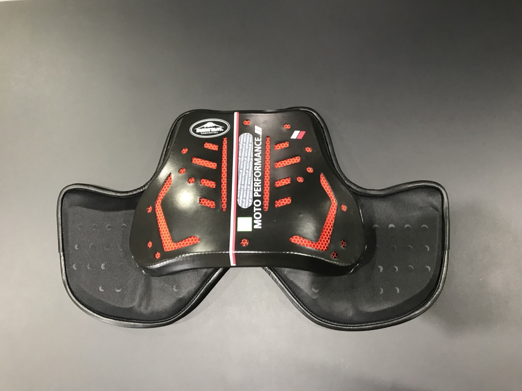 胸部プロテクターなんていかがでしょうか？ K-4409 コロイド ブレスト