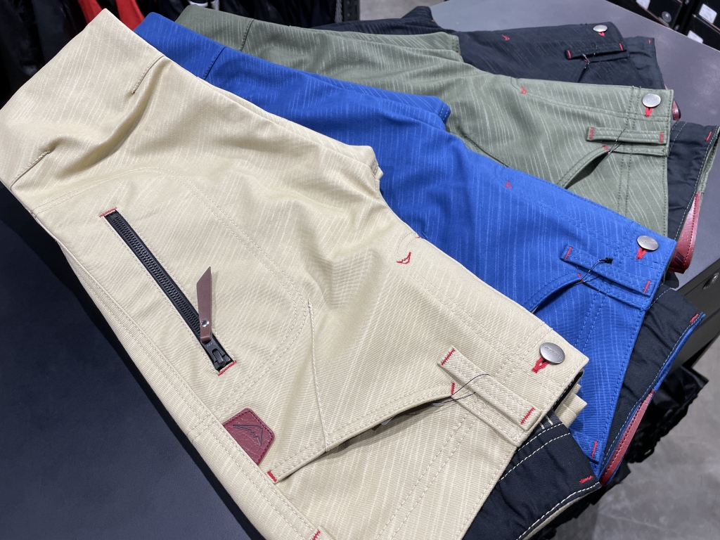 冬用パンツ【K-1984 エクスパンドウインドカットパンツ】入荷