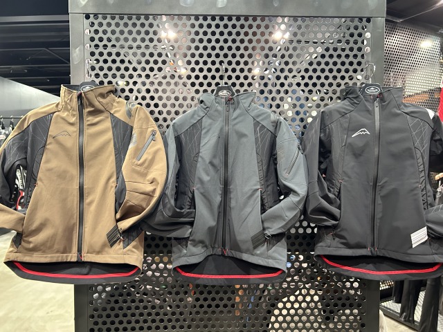 冬は手放せない！防風インナーのご案内：KUSHITANI 三鷹店 | KUSHITANI