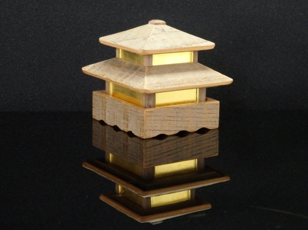 有馬頼底書付 誠中造 金閣寺夕佳亭古材 金閣寺形香合 | 坂井春明堂