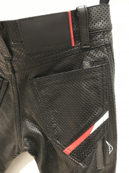 メッシュレザーパンツのご紹介：KUSHITANI 清水店 | KUSHITANI