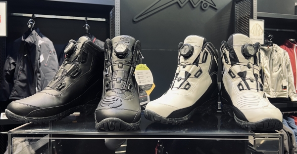 2024年モデル】アドーネシューズ入荷！：KUSHITANI 清水店 | KUSHITANI